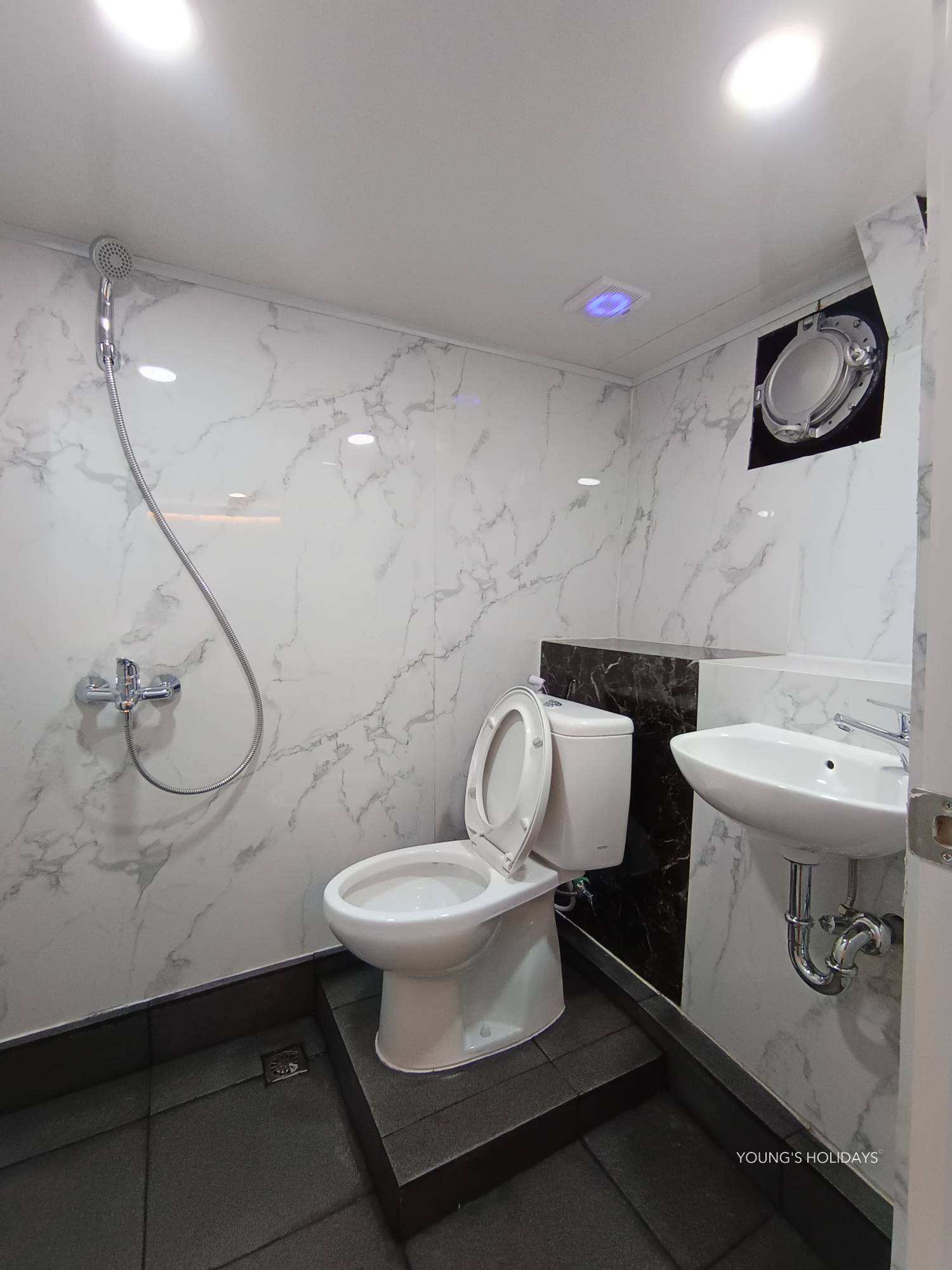 【Indonesia】Prestige Voyager Liveaboard