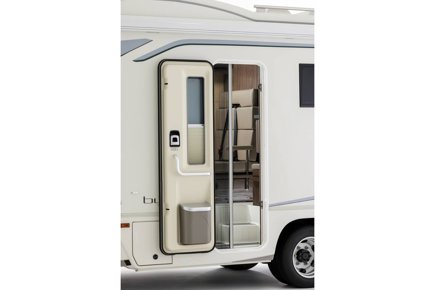 【Osaka】Japan Kansai Caravan 24 hours Rental Experience(C-Corde BunkS (VR)