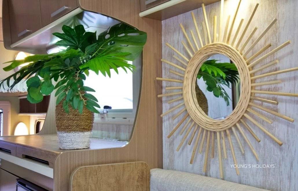【Hokkaido】Japan 6ppl RV Caravan 24 hours Rental Experience(JSMB)