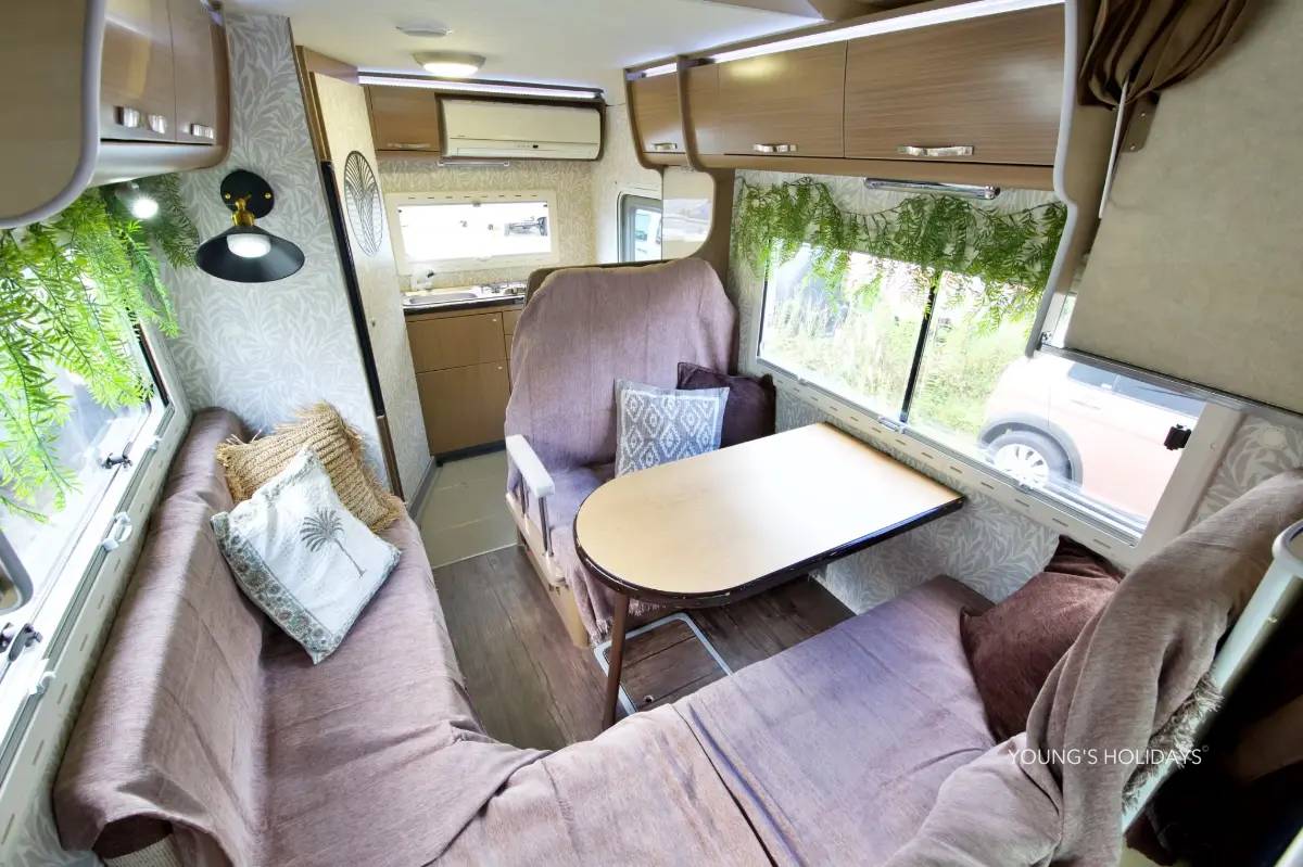 【Osaka】Japan 6ppl RV Caravan 24 hours Rental Experience(JOM-Sepia)