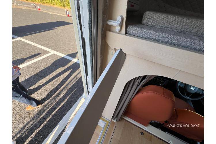 【Tokyo】Japan Rental Caravan RV Road Trip Experience (C-Happy1 Premium)