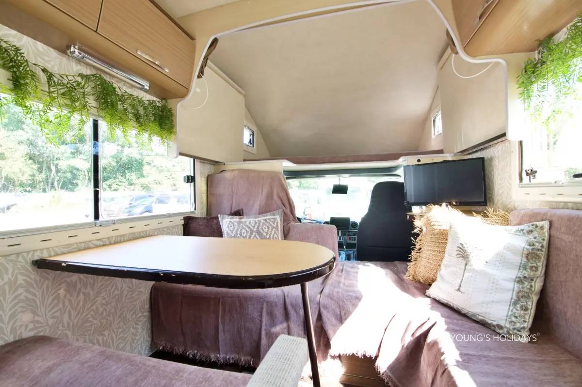 【Osaka】Japan 6ppl RV Caravan 24 hours Rental Experience(JOM-Sepia)