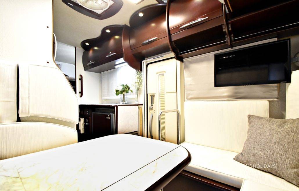 【Tokyo】Japan 6ppl RV Caravan 24 hours Rental Experience(JTHR)