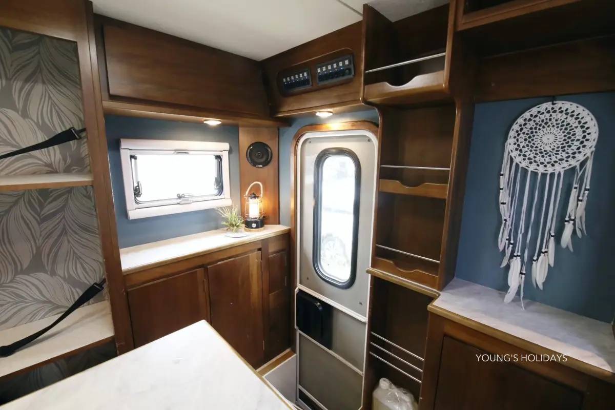 【Hokkaido】Japan 6ppl RV Caravan 24 hours Rental Experience(JSM- Wisteria)