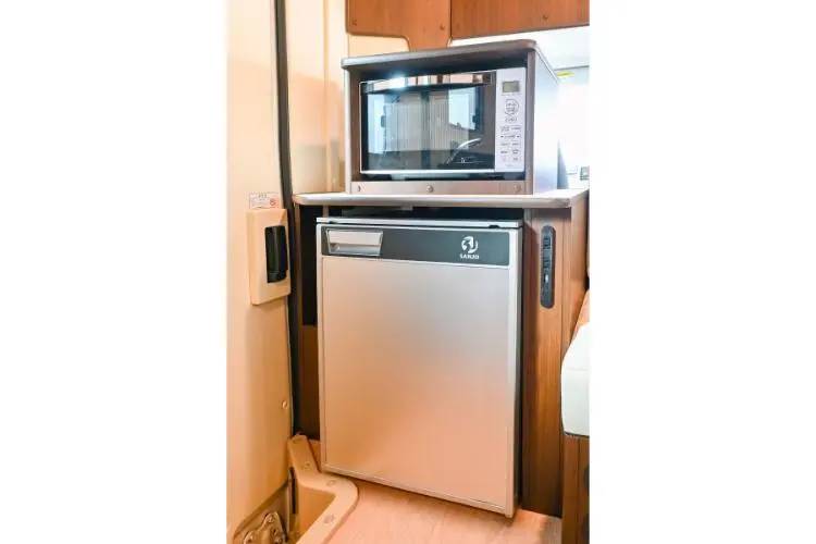 【Osaka】Japan Kansai Caravan RV Road Trip Experience (C-Robinson AI)
