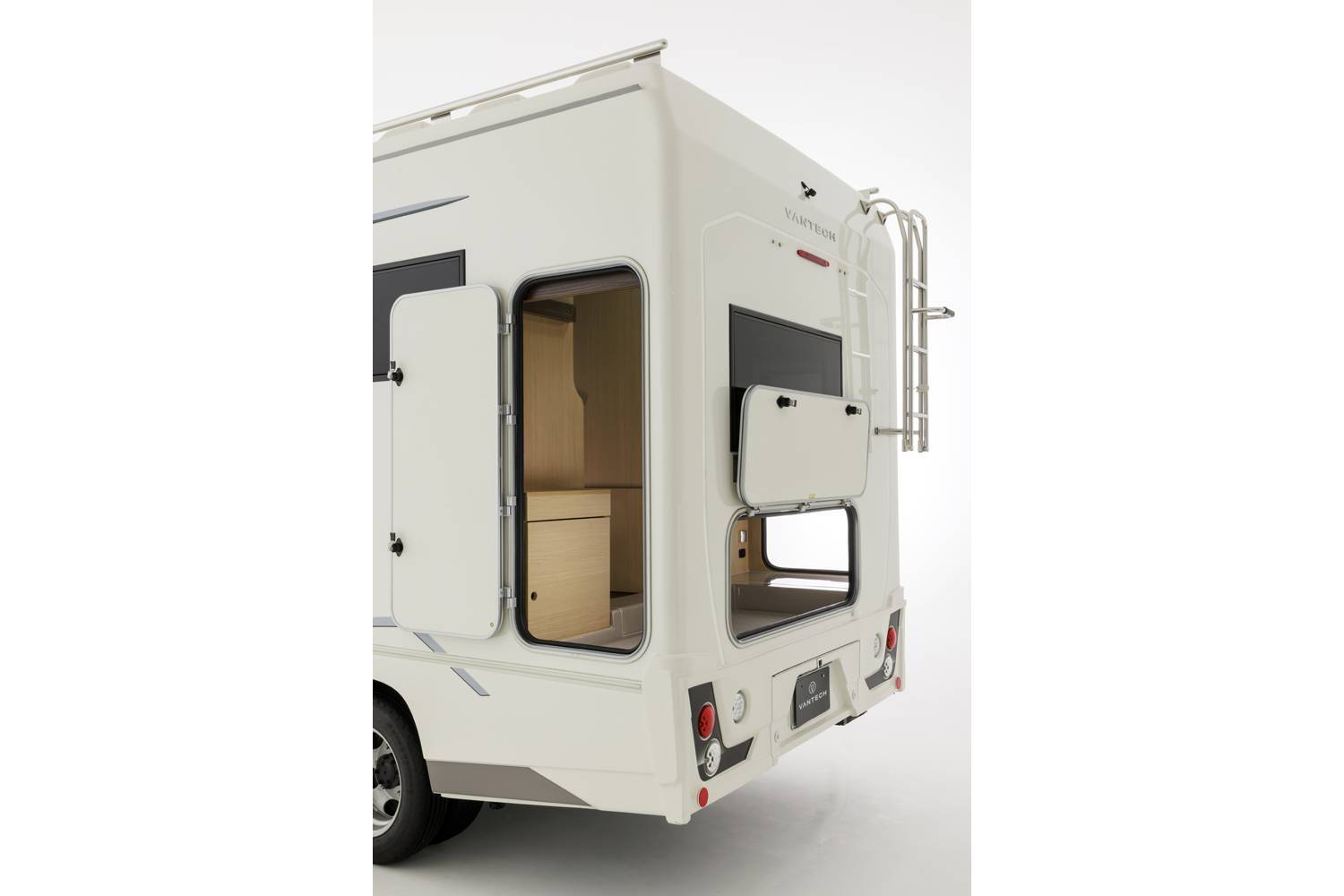【Osaka】Japan Kansai Caravan 24 hours Rental Experience(C-Corde BunkS (VR)