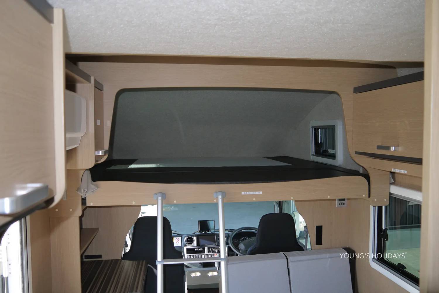 【New Chitose Airport】Japan Hokkaido Caravan Rantal Experience (C-Corde Bunks)