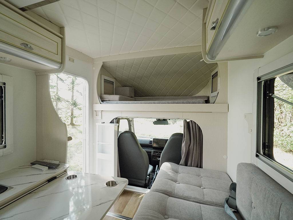 【New Chitose Airport】Japan Hokkaido RV Caravan Rental Experience(DS-Happy1)