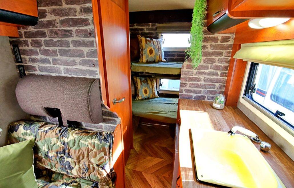 【Hokkaido】Japan 6ppl RV Caravan 24 hours Rental Experience(JTHP)