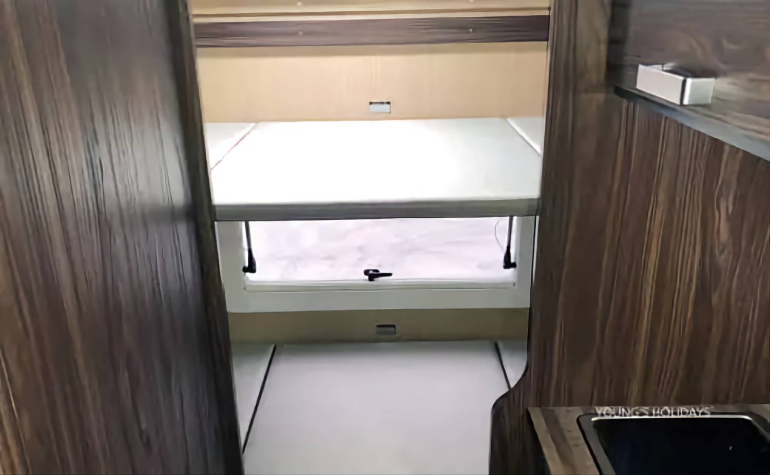 【Tokyo Narita】5-Person Japanese Campervan 24-Hour Rental Experience (V-Corde Bunks S)