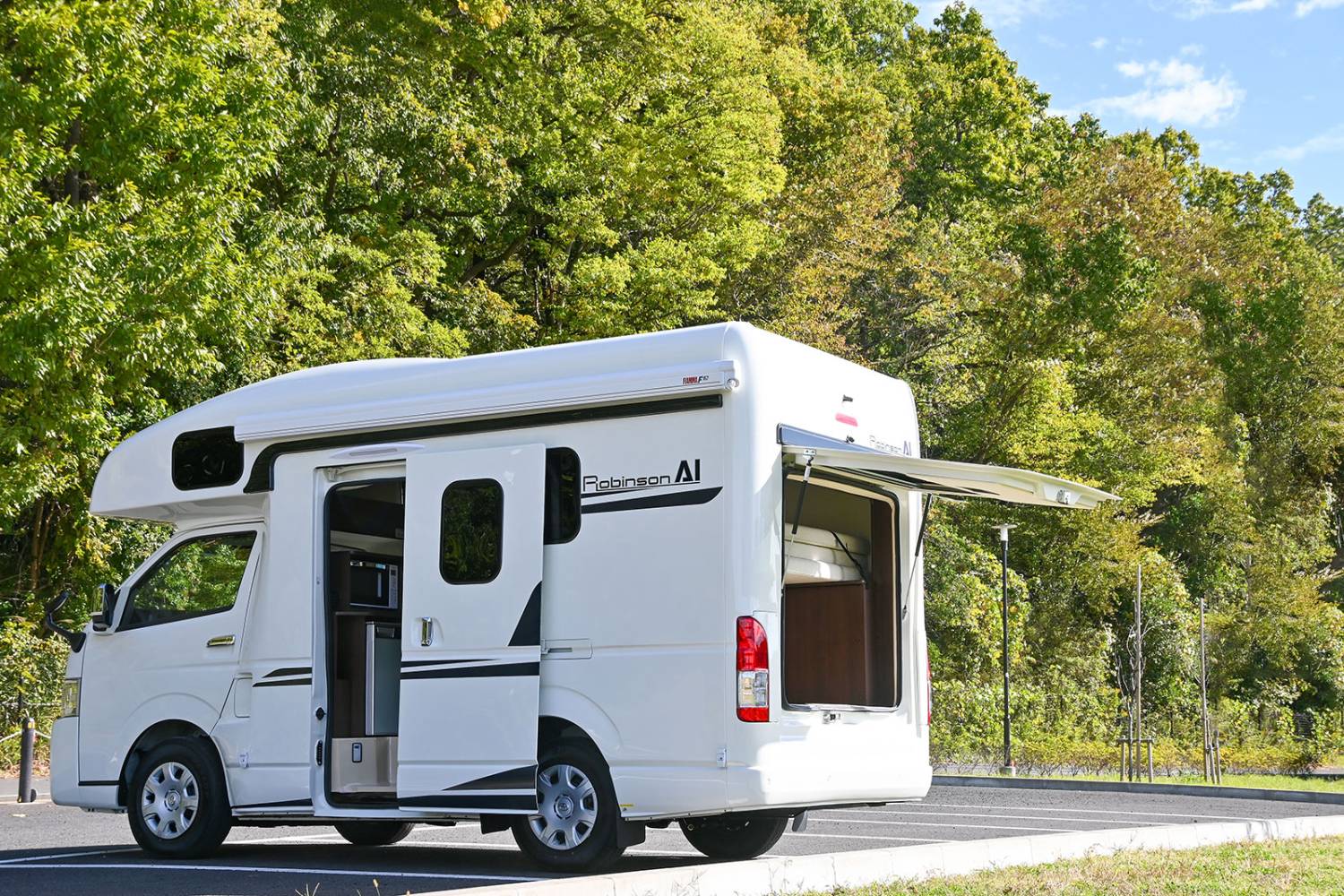 【Osaka】Japan Kansai Caravan RV Road Trip Experience (C-Robinson AI)