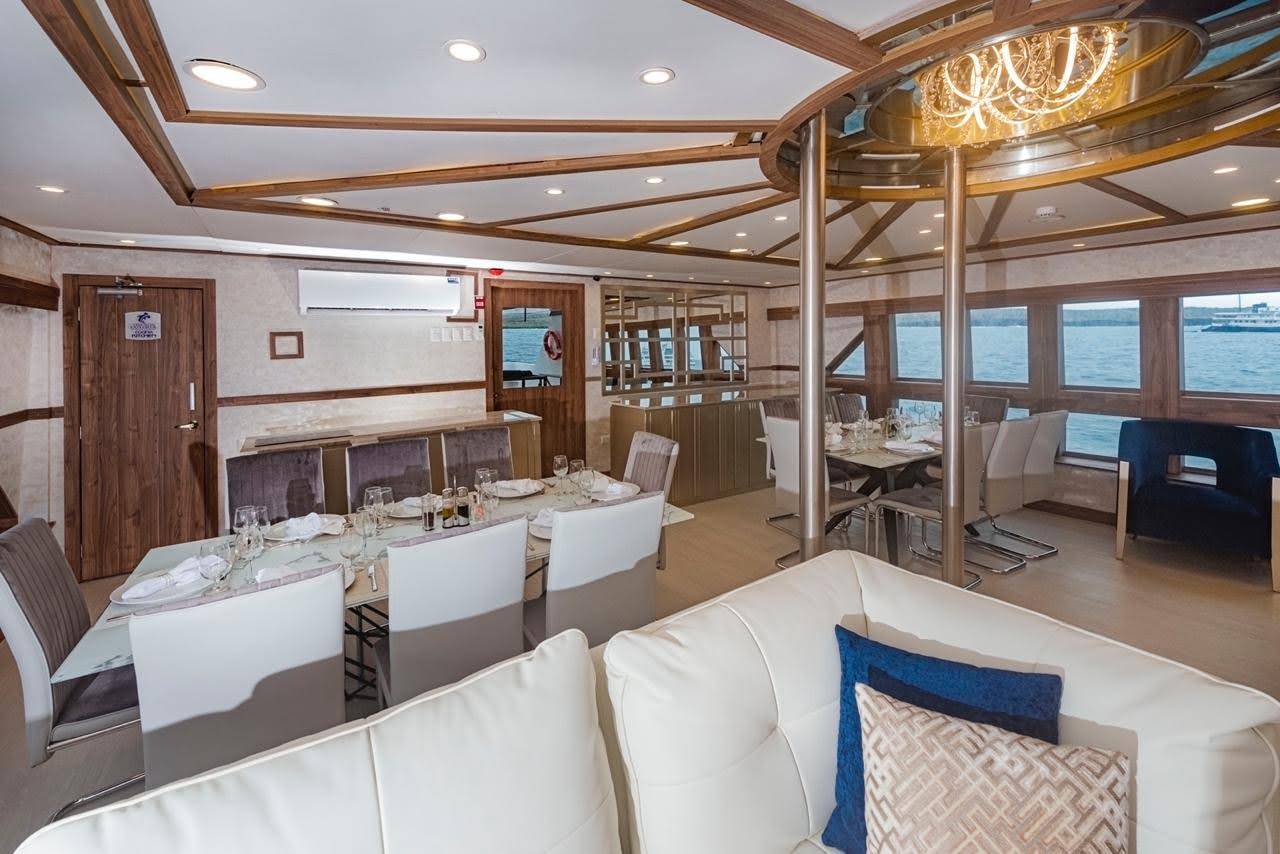 【Ecuador】Explorer Ventures-Tiburon ExplorerDiving Package