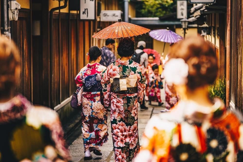 【Private Charter】Osaka 10-Hour Customized Cherry Blossom Viewing and Fruit Picking Tour to Kobe/Nara with Chinese-speaking Driver (7/10 Passenger Vehicle)