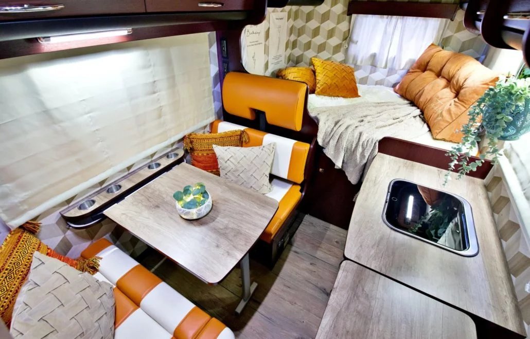 【Tokyo】Japan 6ppl RV Caravan 24 hours Rental Experience(Oriental)
