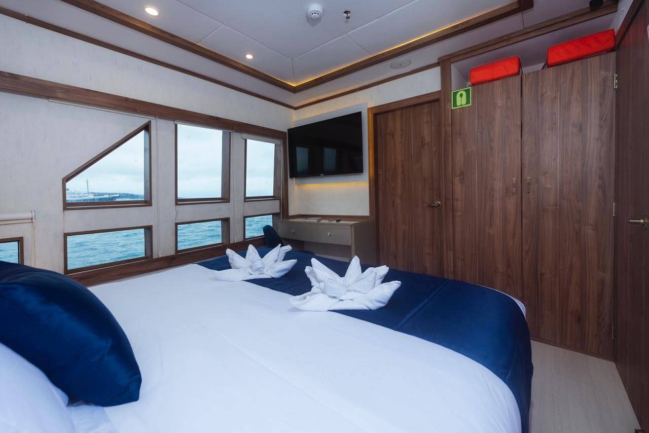 【Ecuador】Explorer Ventures-Tiburon ExplorerDiving Package