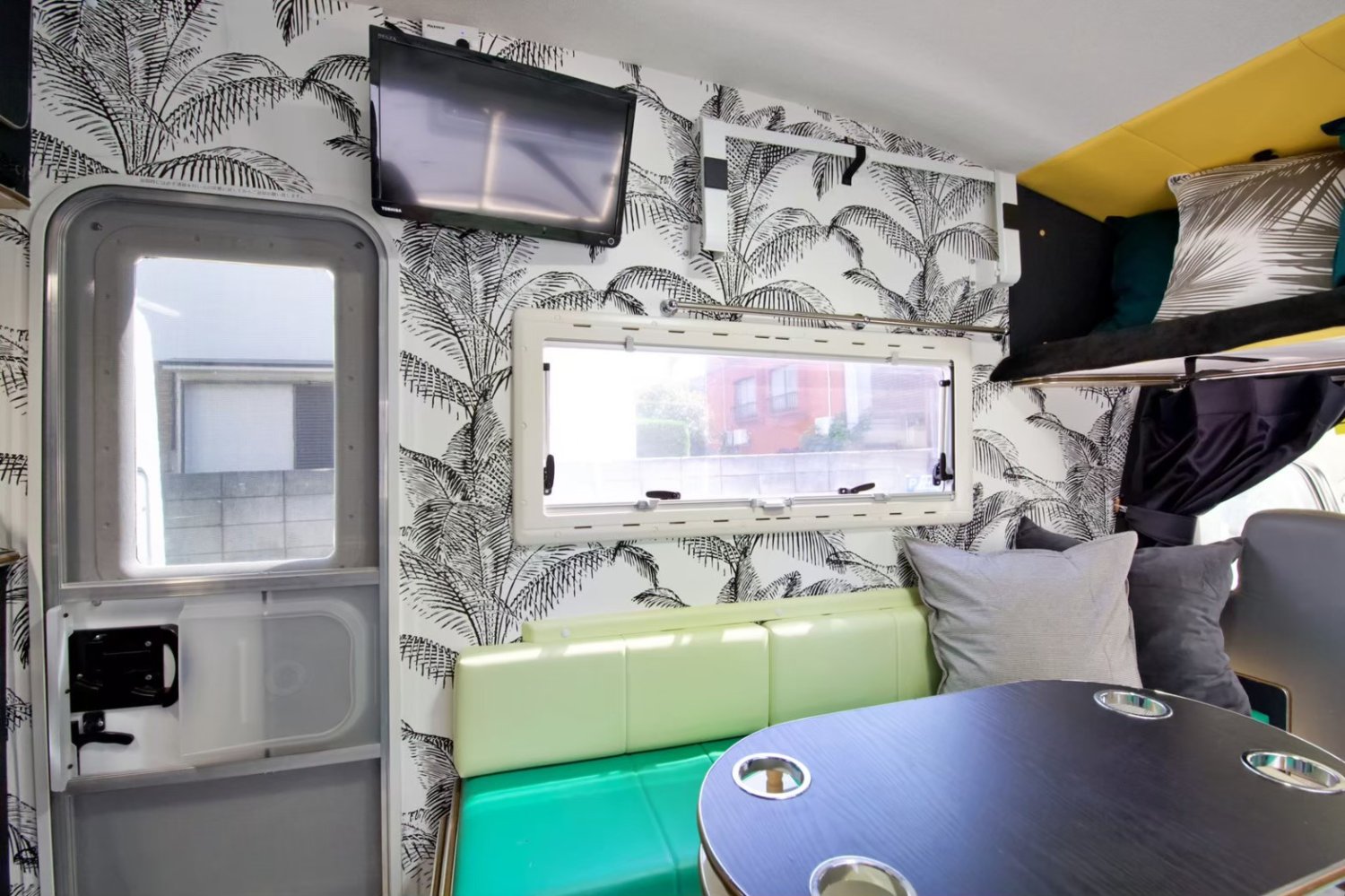 【Osaka】Japan 5ppl RV Caravan 24 hours Rental Experience(JOSN)
