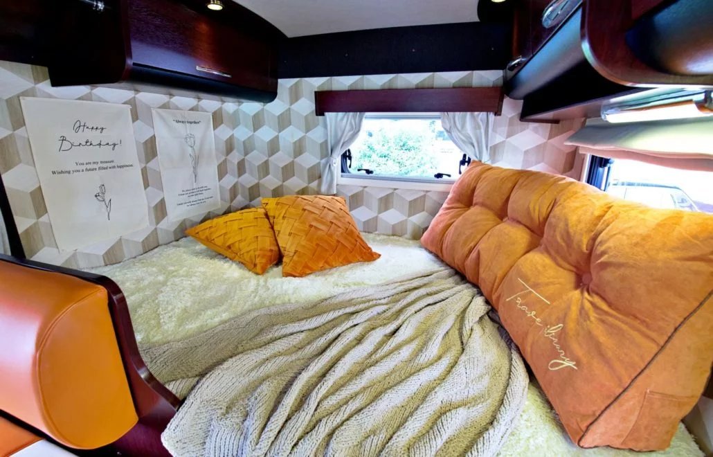 【Tokyo】Japan 6ppl RV Caravan 24 hours Rental Experience(Oriental)