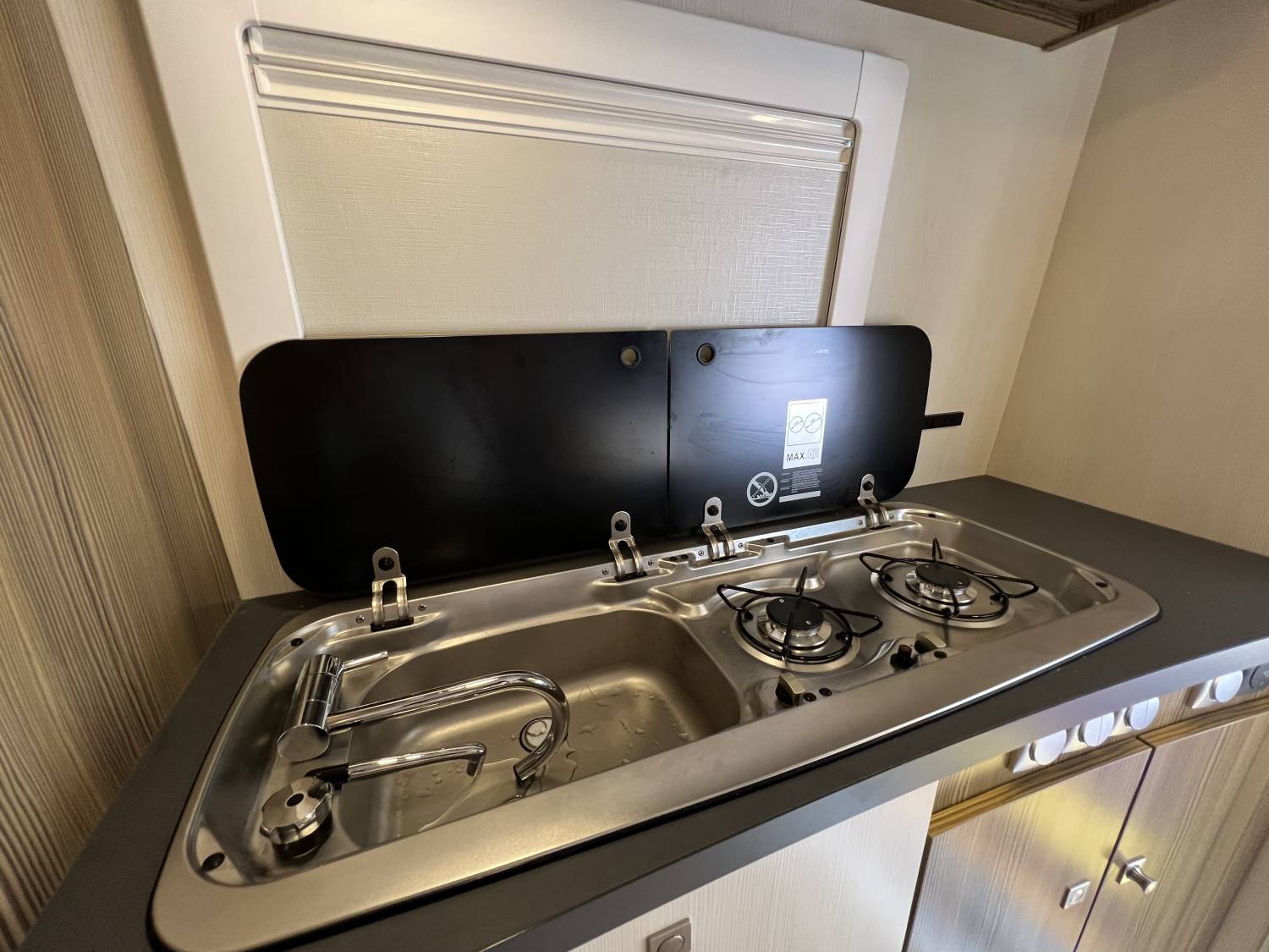 【Narita Airport】Japan Tokyo Caravan 24 hours Rental Experience(VT-ZiL 520)