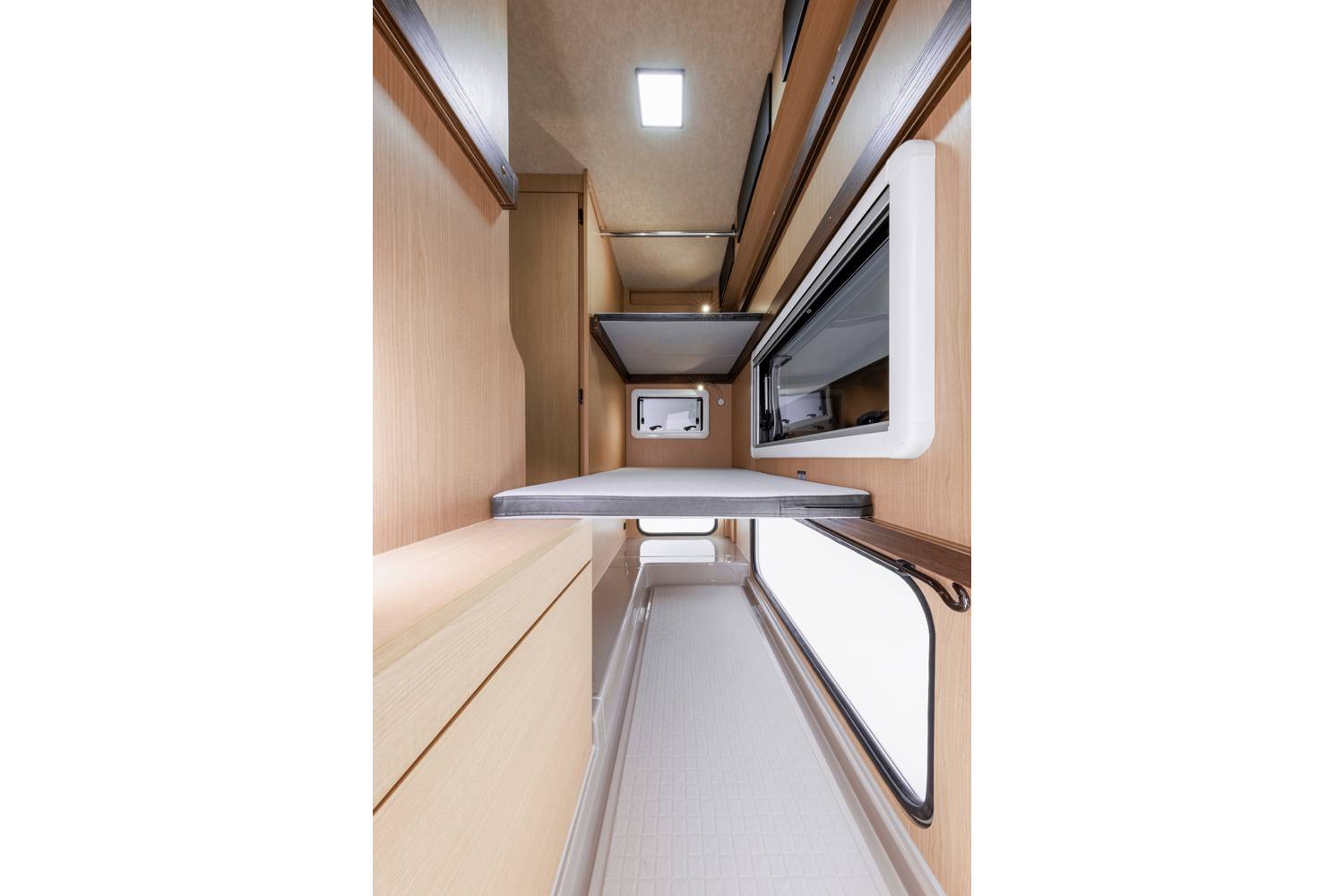 【Tokyo Narita】5-Person Japanese Campervan 24-Hour Rental Experience (V-Corde Bunks S)