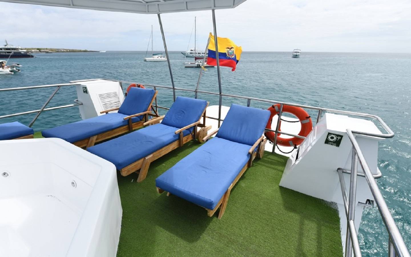 【Ecuador】Explorer Ventures-Humboldt Explorer Diving Package