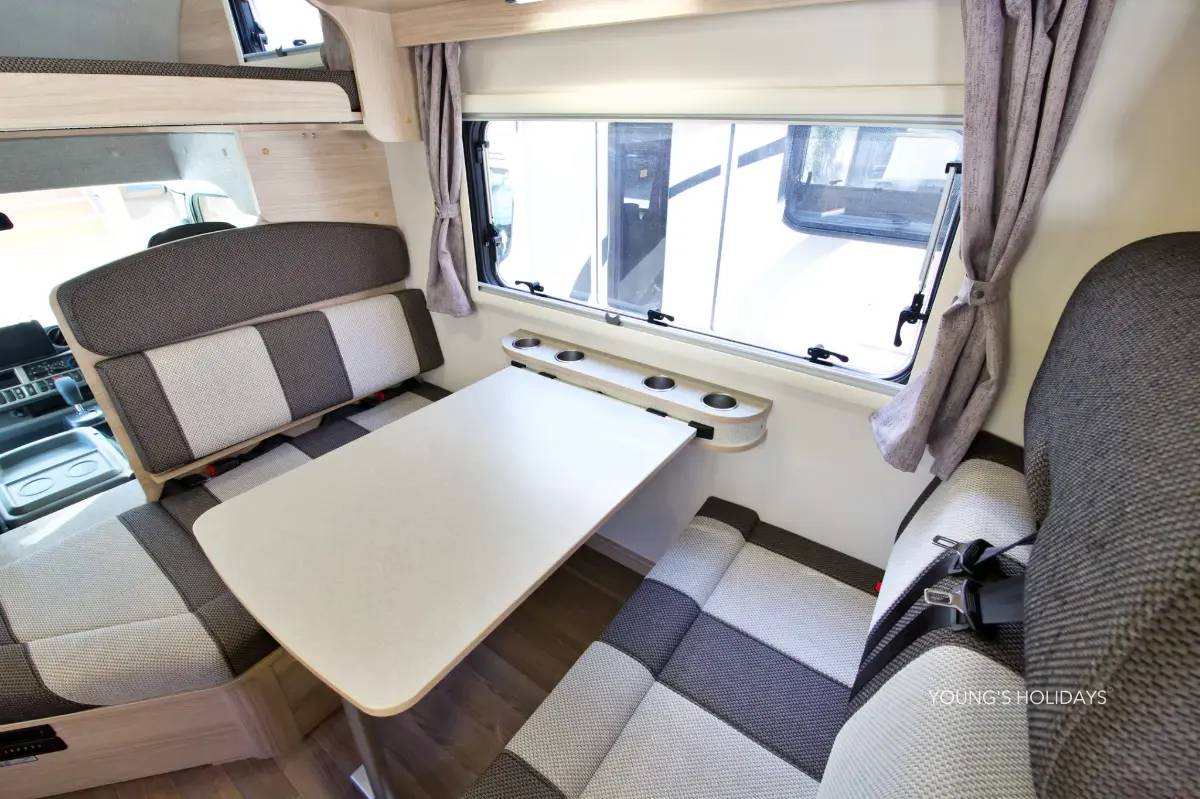 【東京】六人日本露營車24小時租用體驗(JTM-Oasis)