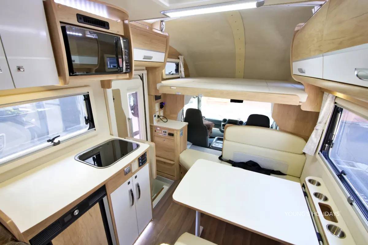 【東京】六人日本露營車24小時租用體驗(JTM-Crea)