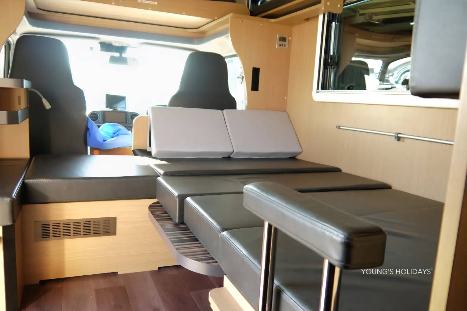 【新千歲機場】日本北海道露營車自駕遊租用體驗(C-Corde Bunks)
