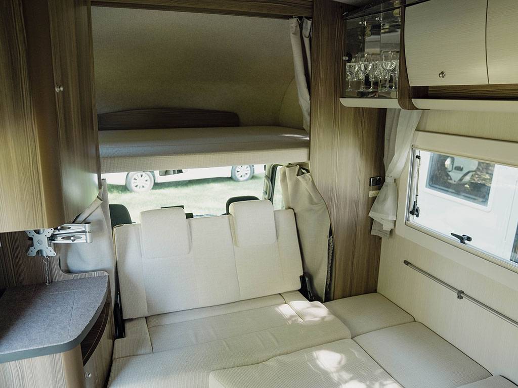 【新千歲機場】日本北海道露營車租用體驗(DS-ZIl Nobel)