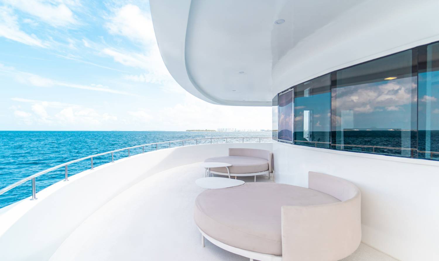 【Maldives】Maldives Liveaboard - Maldives Legend Sea Pleasure 豪華馬爾代夫船潛套票 5日/ 8日