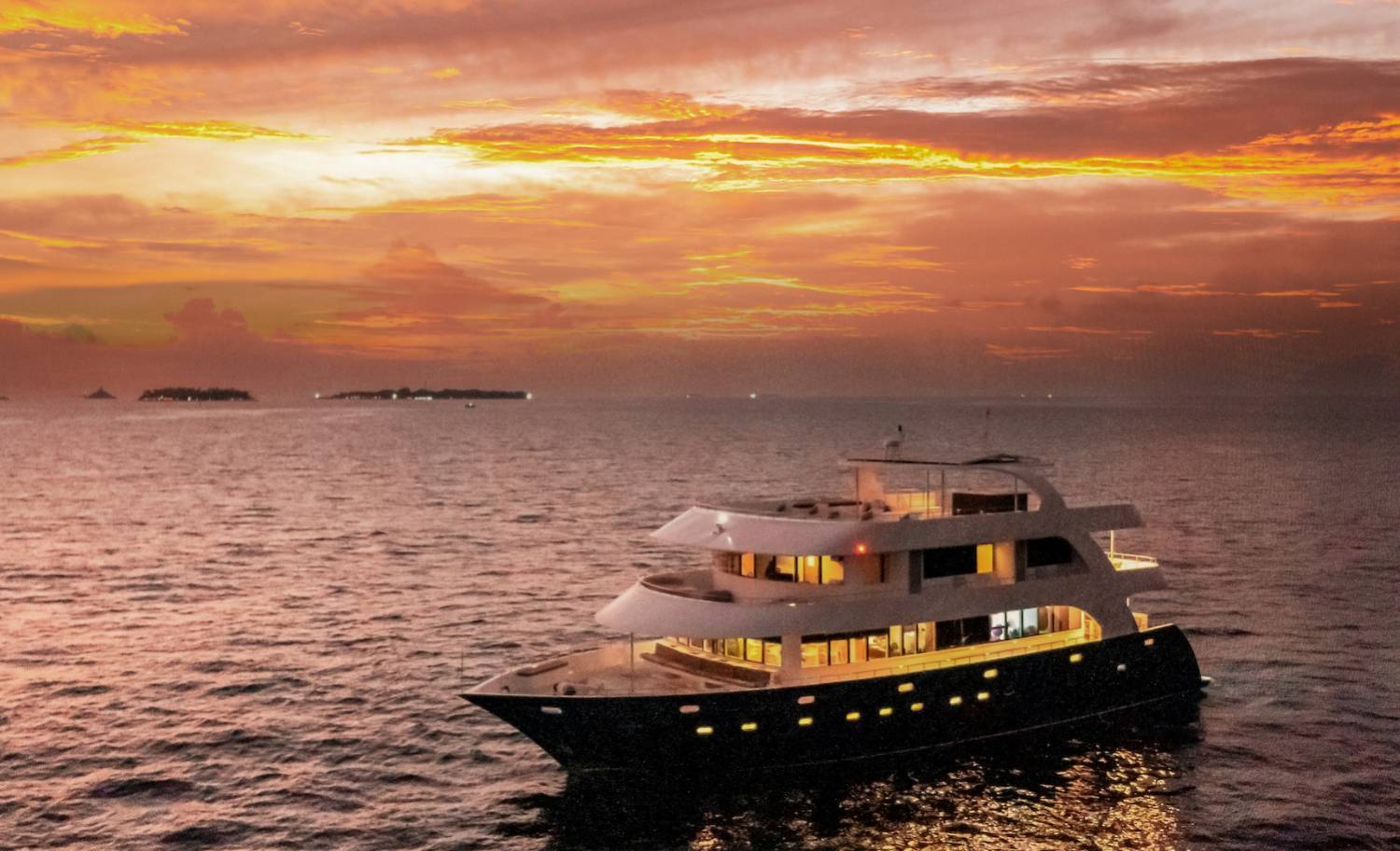 【Maldives】Maldives Liveaboard - Maldives Legend Sea Pleasure 豪華馬爾代夫船潛套票 5日/ 8日