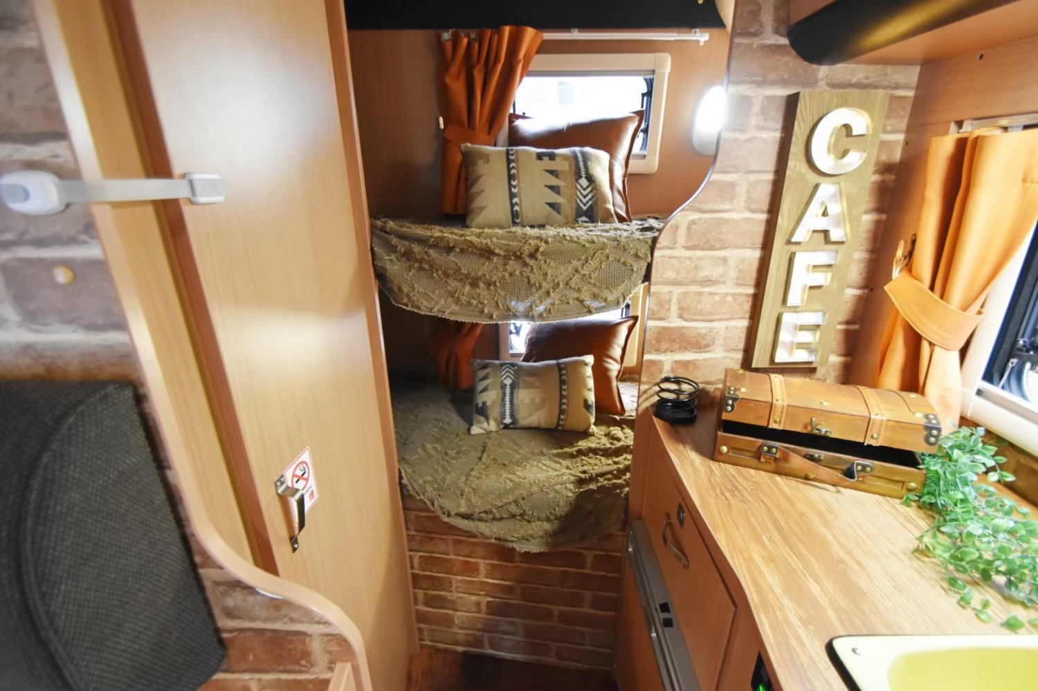 【北海道】六人四驅日本露營車24小時自駕遊租用體驗(JSM-Cafe Mocha)