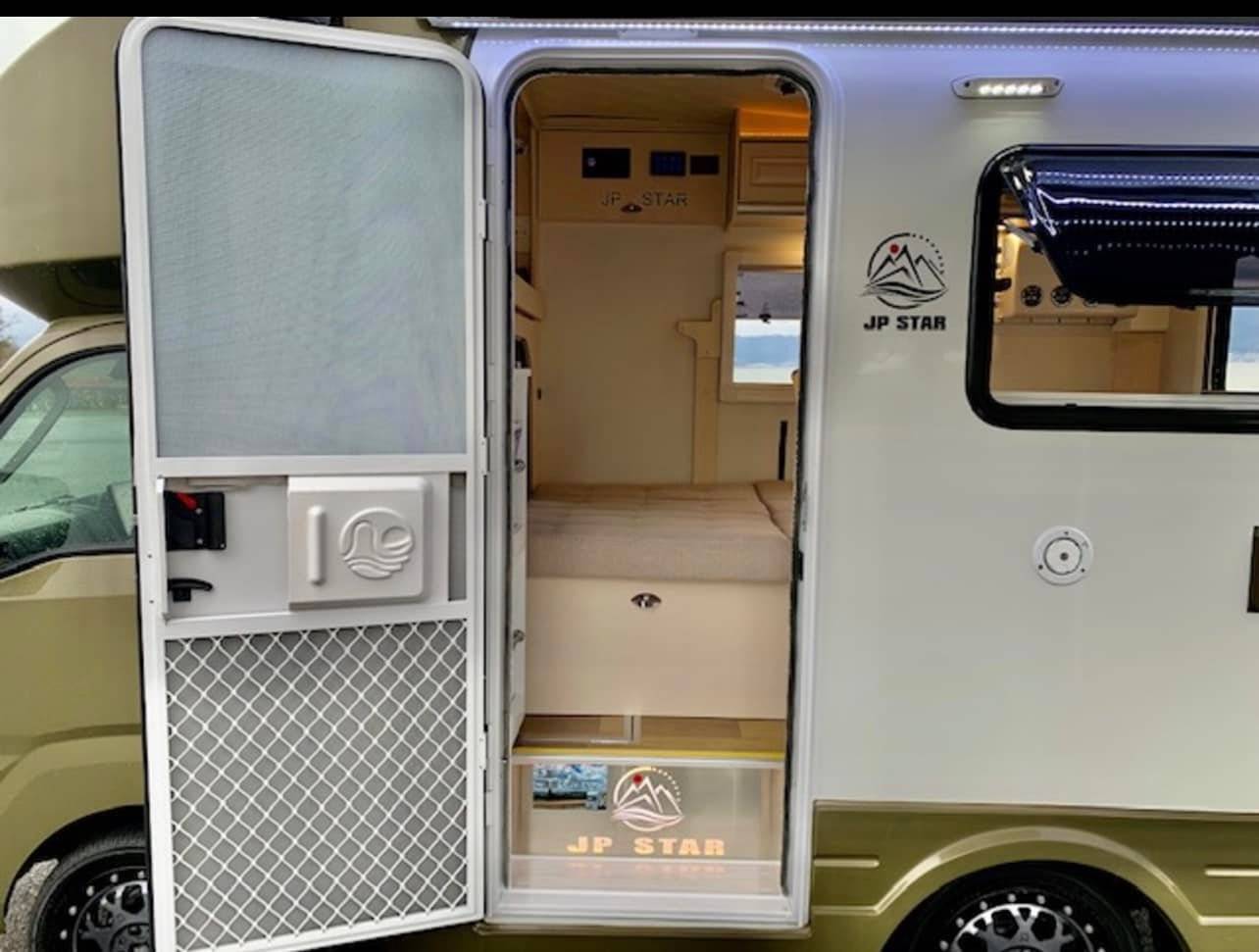 【新千歲機場】日本北海道小型露營車租用體驗(DS-Happy1)