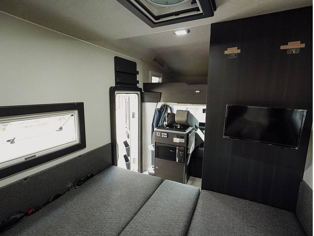【Tokyo】Japan 4ppl RV Caravan 24 hours Rental Experience