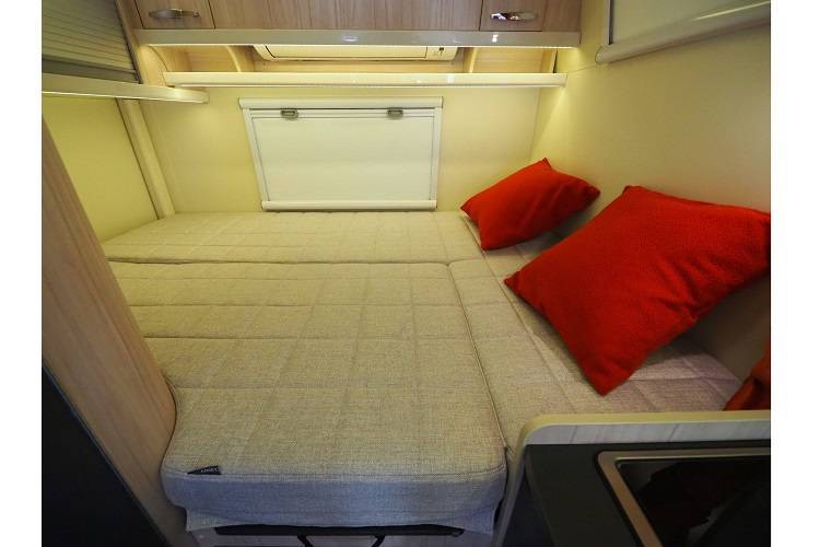 【Osaka】Japan Rental 6 People Caravan RV Road Trip Experience (C-52SP)