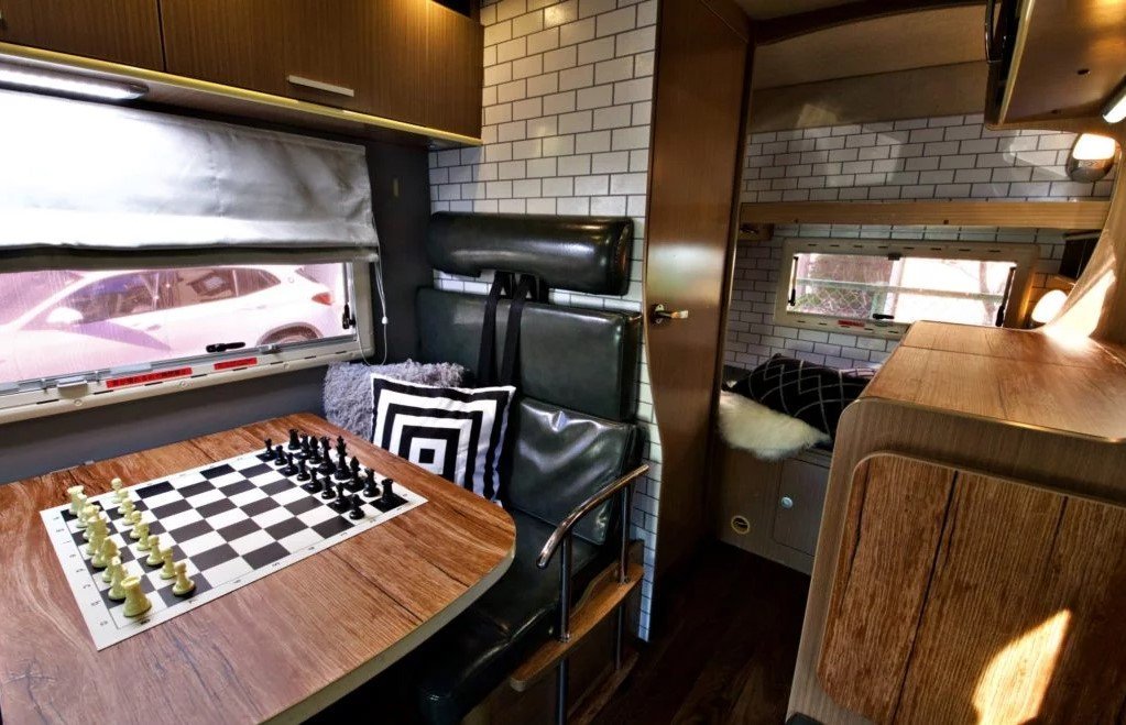 【Tokyo】Japan 6ppl RV Caravan 24 hours Rental Experience(JTM-Fortuna-j)