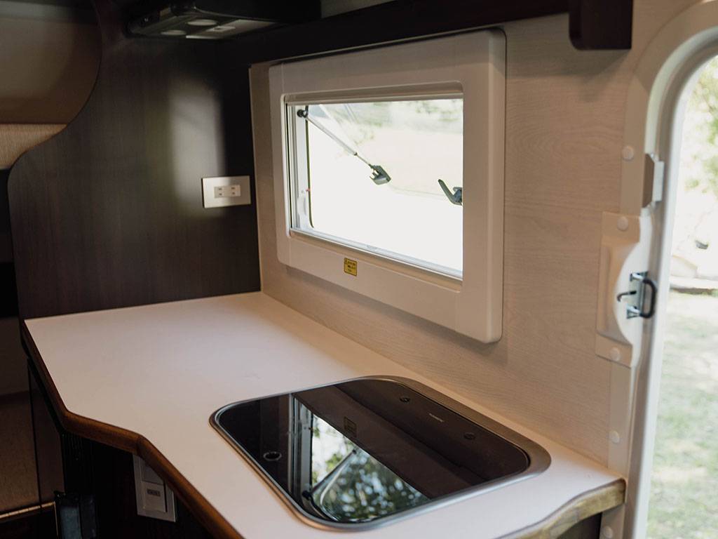 【New Chitose Airport】Japan Hokkaido RV Caravan Rental Experience(DS-Regard NEO)