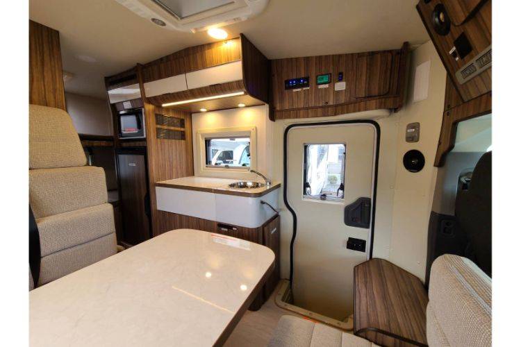 【東京】日本關東露營車自駕遊租用體驗(C-ASTRARE CC1)