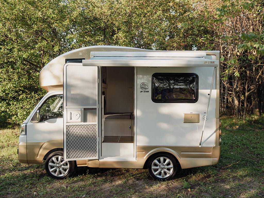 【New Chitose Airport】Japan Hokkaido RV Caravan Rental Experience(DS-Happy1)