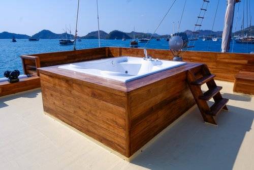 【Indonesia】Majestic Voyager Liveaboard