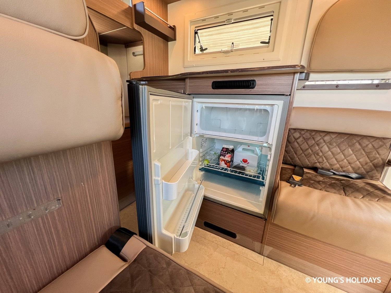 【沖繩】七人日本露營車自駕遊租用體驗(C-ROBINSON771)