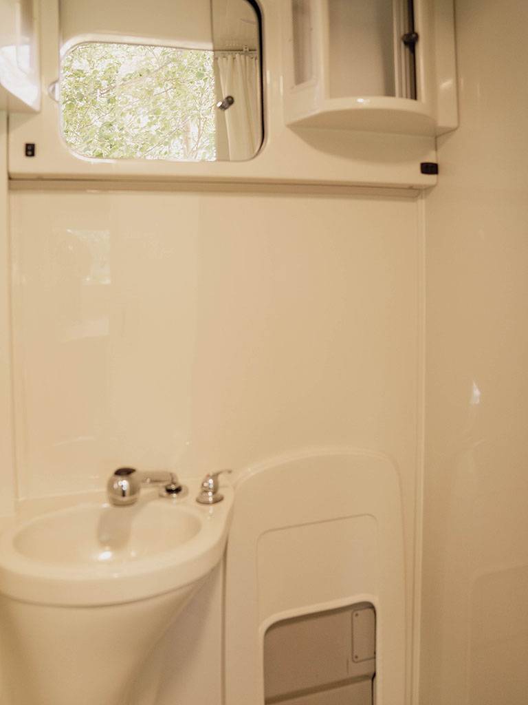 【New Chitose Airport】Japan Hokkaido RV Caravan Rental Experience(DS-Regard NEO)