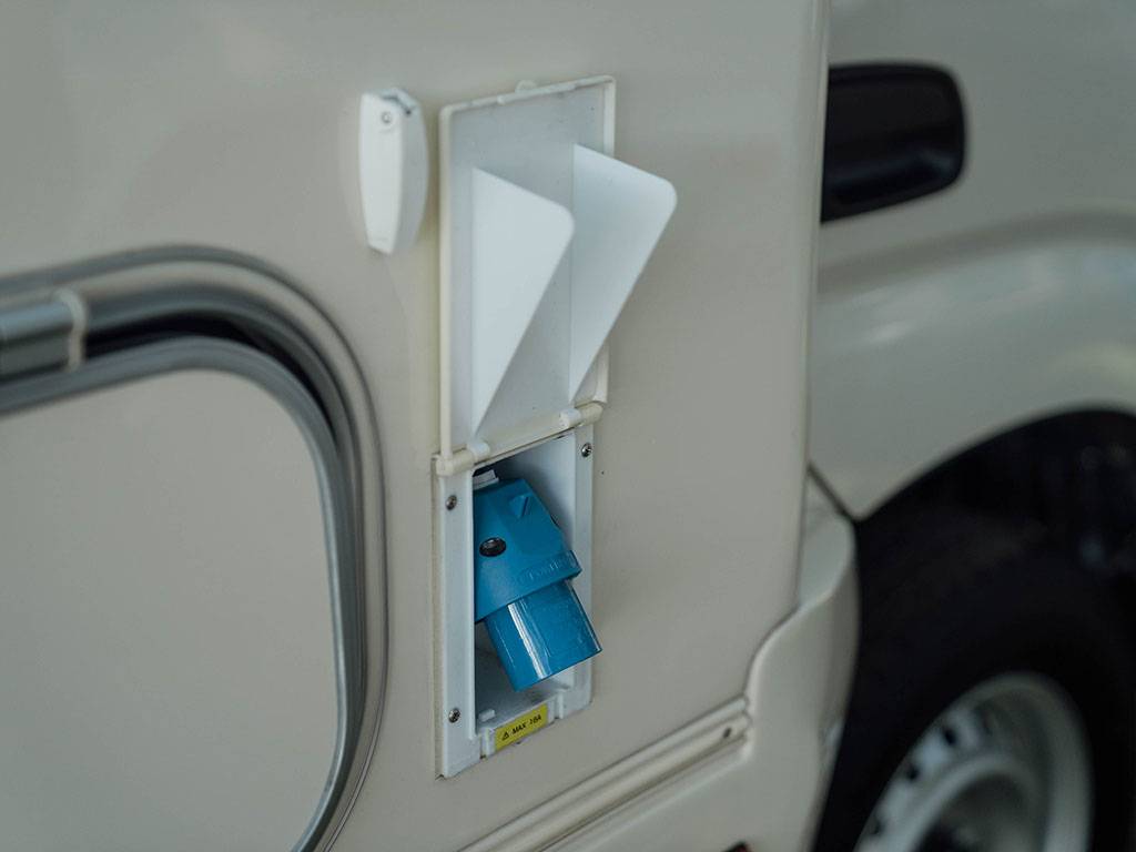 【New Chitose Airport】Japan Hokkaido RV Caravan Rental Experience(DS-Corde Leaves)