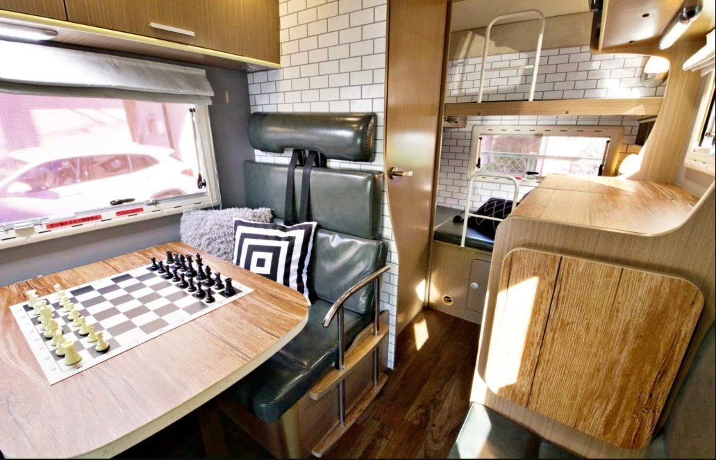 【Tokyo】Japan 6ppl RV Caravan 24 hours Rental Experience(JTM-Fortuna-j)