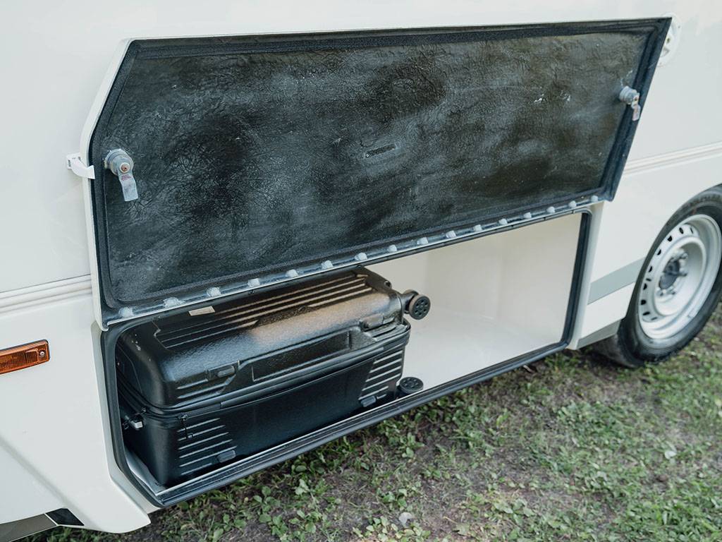 【New Chitose Airport】Japan Hokkaido RV Caravan Rental Experience(DS-Corde Leaves)