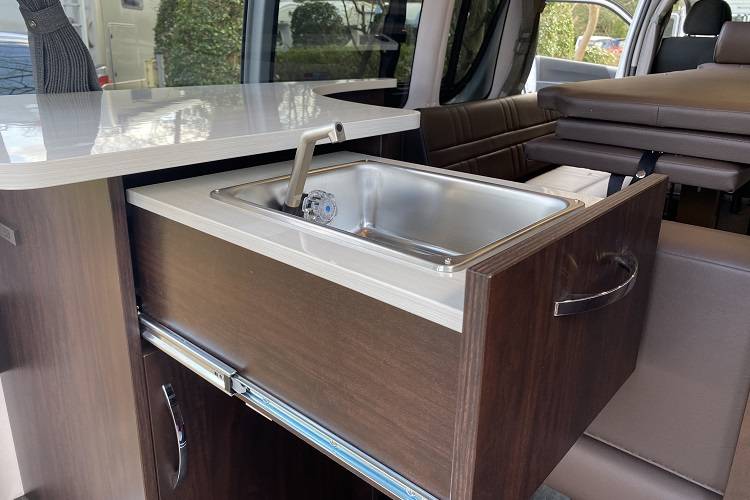 【Tokyo】Japan Kanto Caravan Rental Experience (C-Robinson V95)