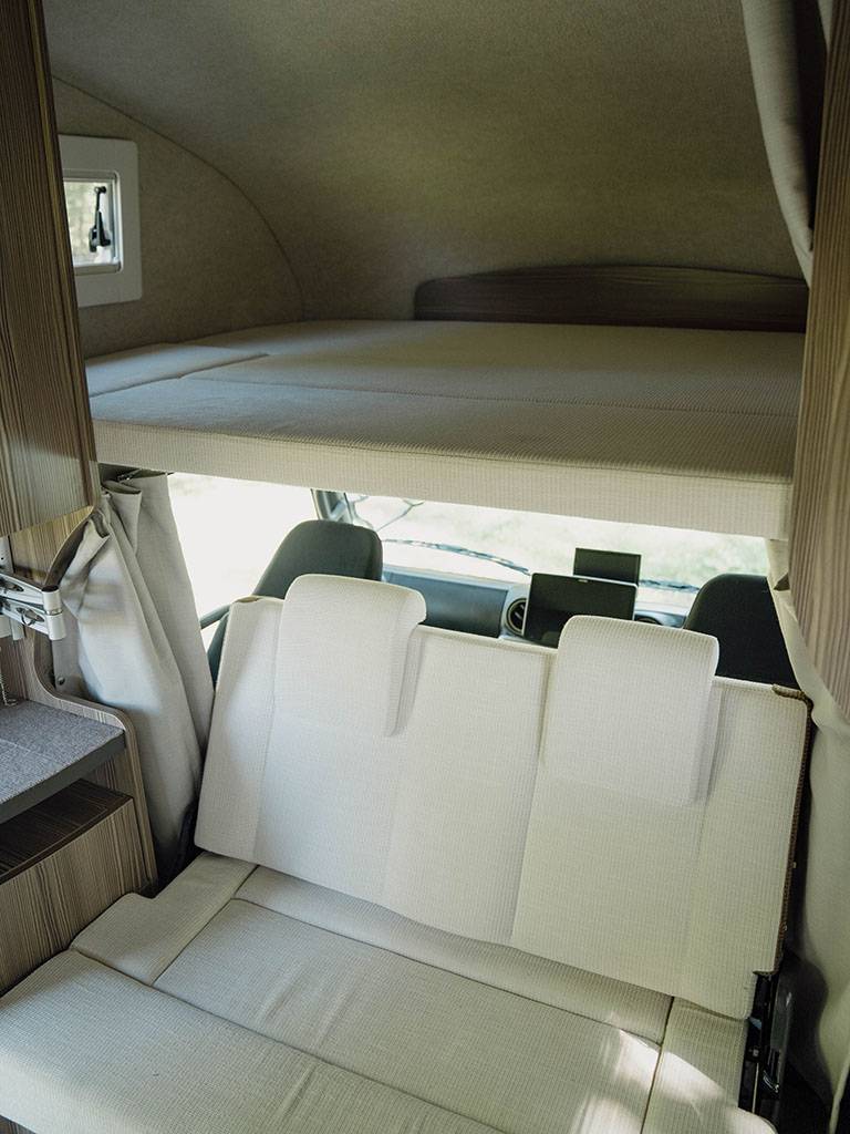 【New Chitose Airport】Japan Hokkaido RV Caravan Rental Experience(DS-ZIl Nobel)