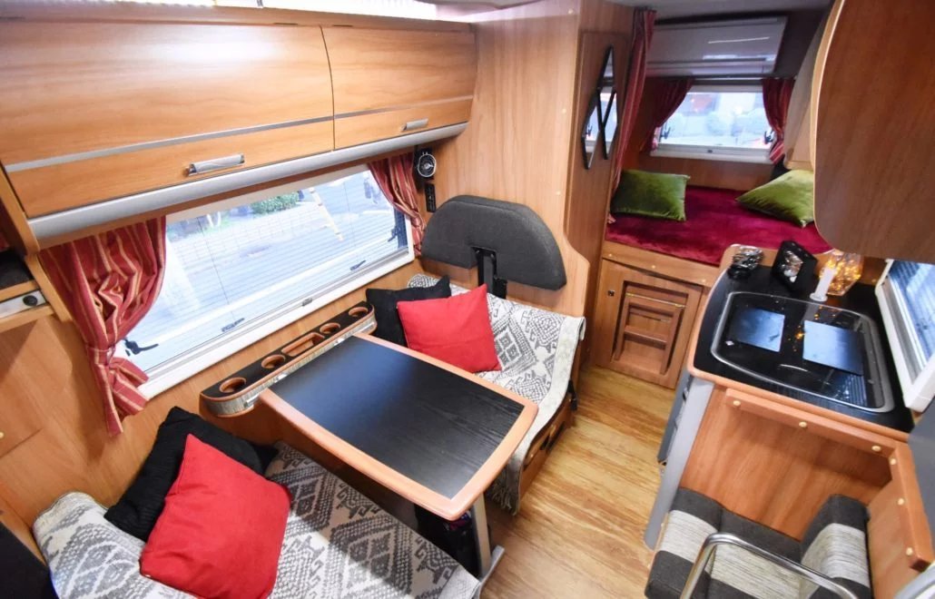 【Tokyo】Japan 6ppl RV Caravan 24 hours Rental Experience(JTM-Rouge)