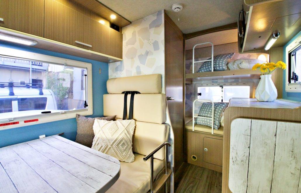 【Tokyo】Japan 6ppl RV Caravan 24 hours Rental Experience (JTM-Safety)