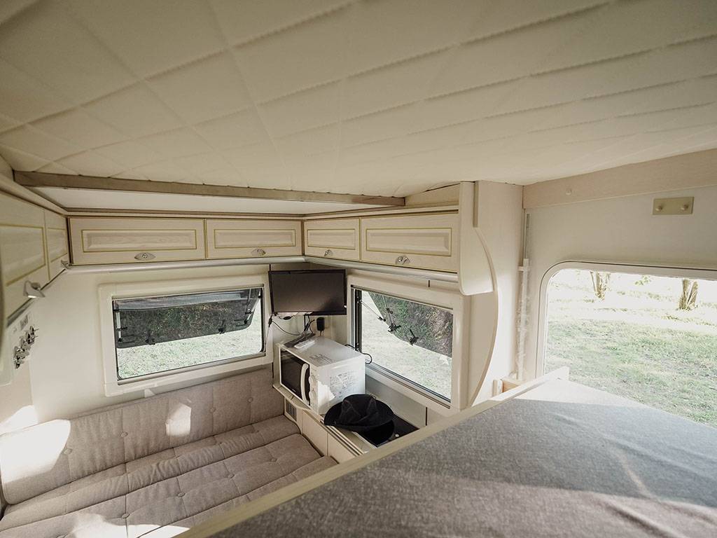 【New Chitose Airport】Japan Hokkaido RV Caravan Rental Experience(DS-Happy1)