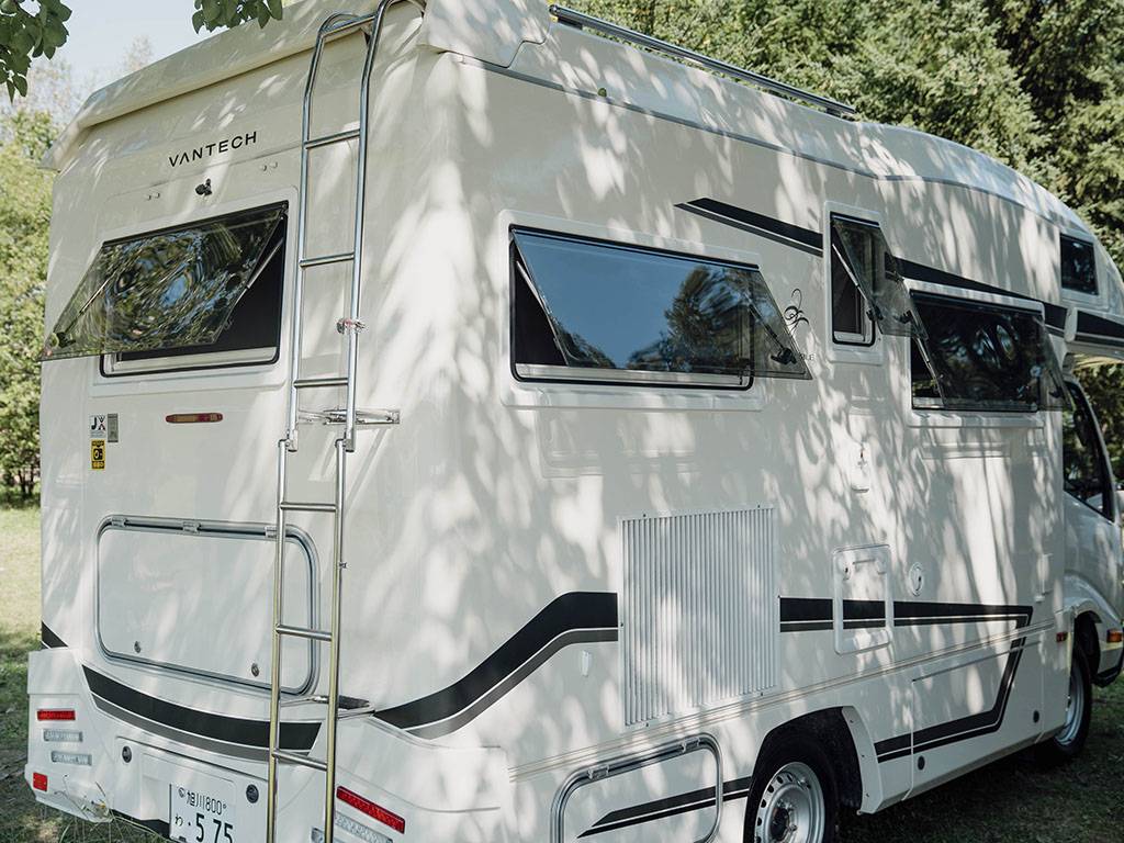 【New Chitose Airport】Japan Hokkaido RV Caravan Rental Experience(DS-ZIl Nobel)